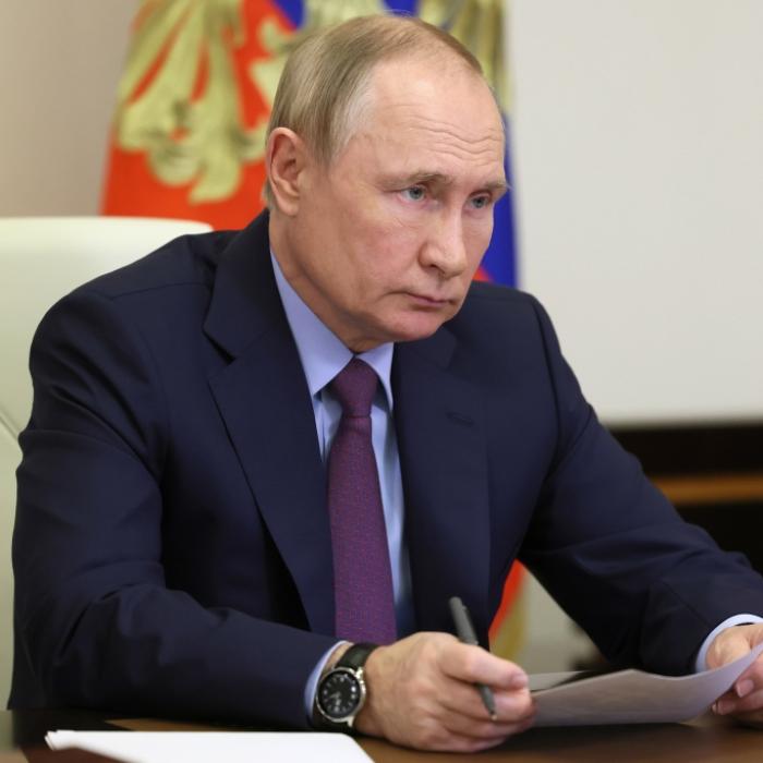 Putin völlig verzweifelt! Russland schickt Knast-Frauen an die Front