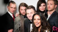 Neben Felix von Jascheroff, Wolfgang Bahro, Janina Uhse, Linda Marlen Runge und Niklas Osterlohder war Eric Stehfest (ganz links) jahrelang in der Kult-Soap 