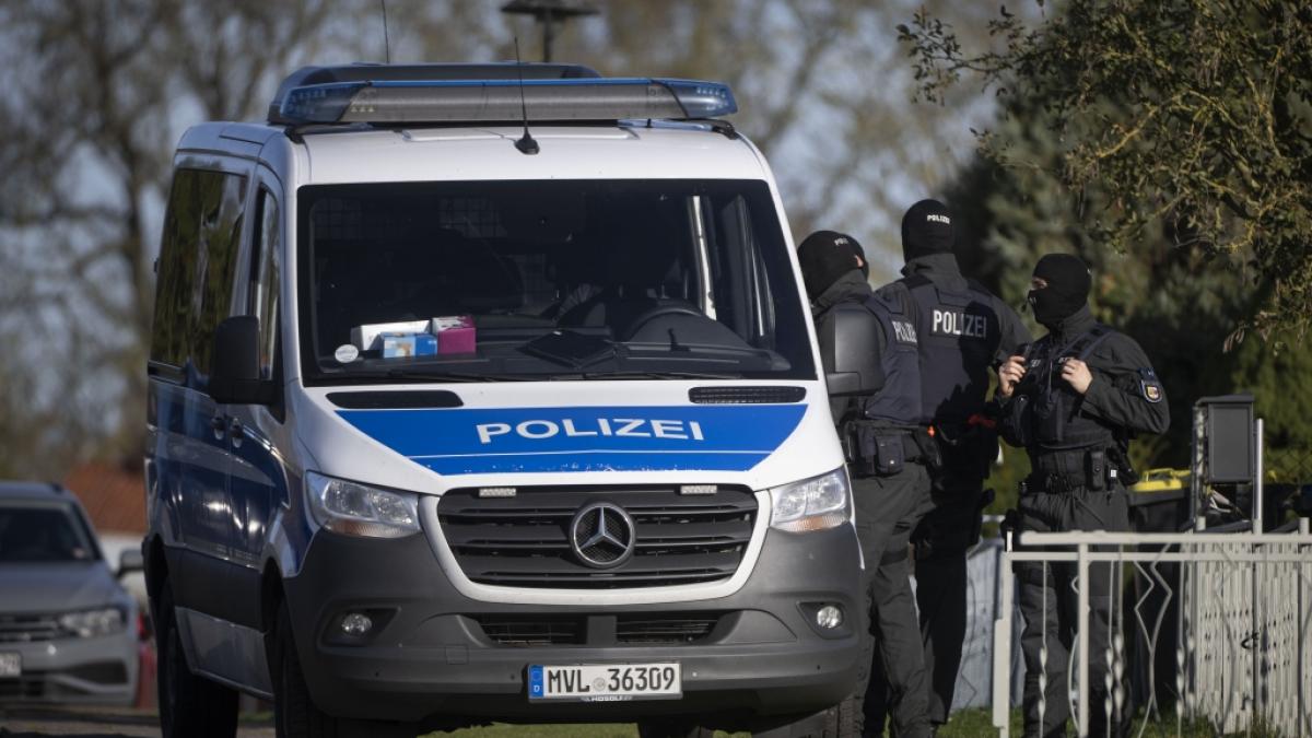 Die Polizei durchsuchte im Zusammenhang mit dem get&ouml;teten Fabian mehrere H&auml;user. (Foto)