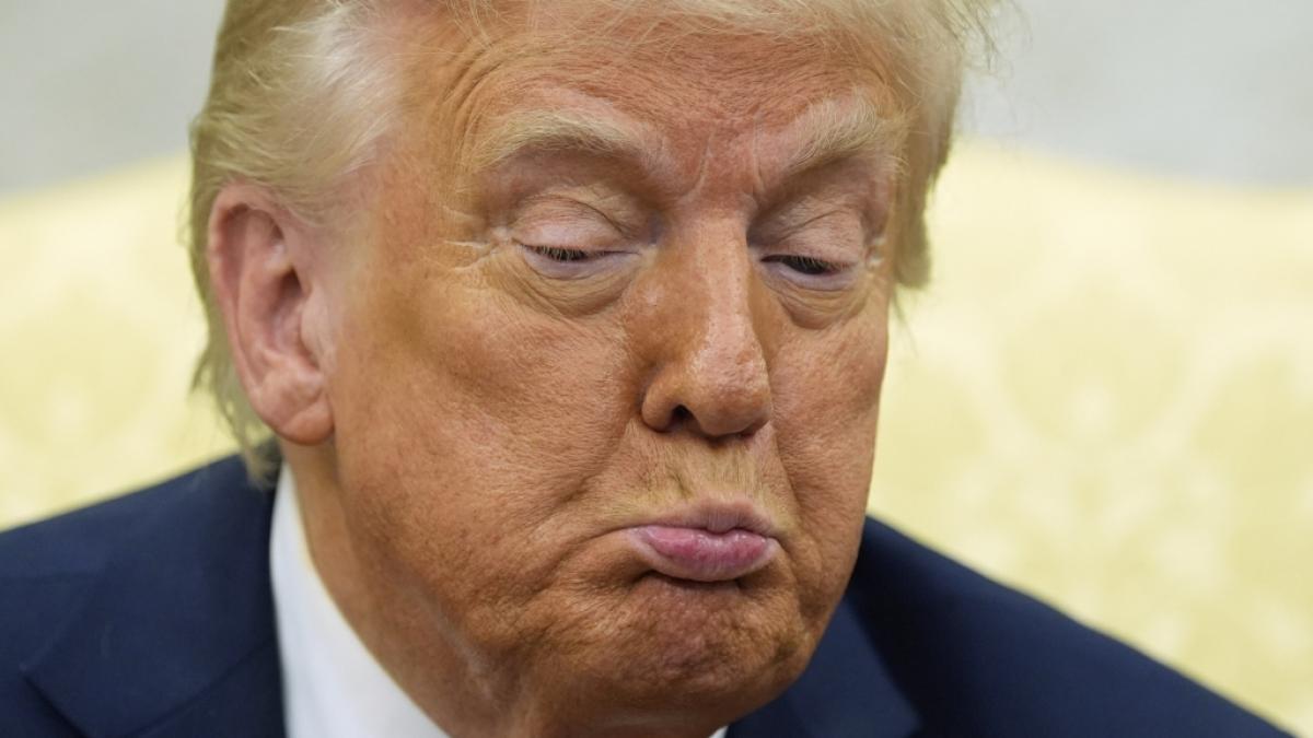 Donald Trump verliert laut CNBC-Umfrage an Zustimmung. Seit Monaten steckt er im Umfrage-Tief. (Foto)