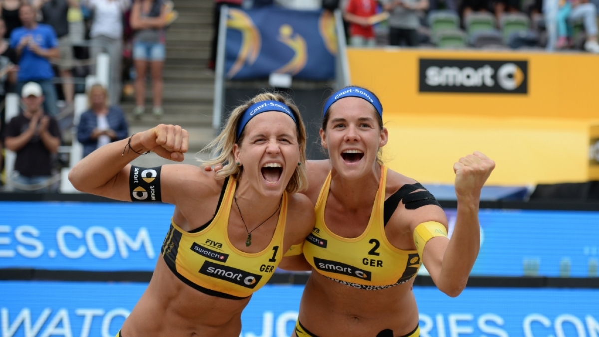 Gro&szlig;e Freude beim Beachvolleyball Grand Slam in Hamburg 2016: Laura Ludwig und Kira Walkenhorst. (Foto)