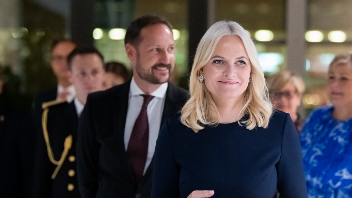 Auf Instagram postete Mette-Marit ein Bild von sich mit ihrem Kronprinzen Haakon. (Foto)