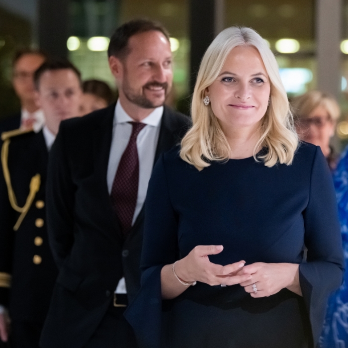 Intimes Knutschfoto! SO privat sieht man die Royals nie