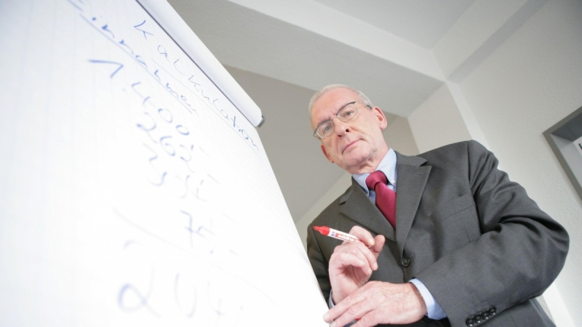 Peter Zwegat wei&szlig;, wie man seinen Schulden Herr wird.&nbsp; (Foto)