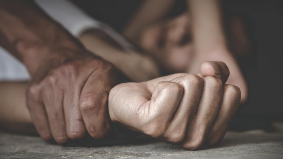 Ein Vater und ein Sohn haben dasselbe Opfer vergewaltigt. (Foto)