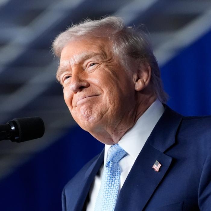 Bizarrer Kalender für 2026 veröffentlicht - US-Präsident wird zum Hollywood-Star