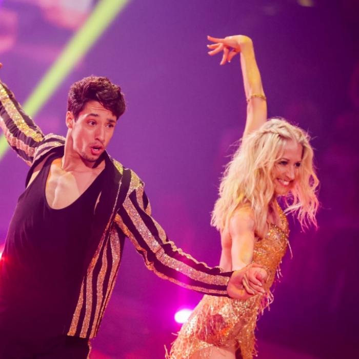Heiße Rhythmen vor Weihnachten! Er gewann die Tanzshow