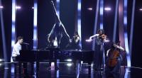 Ryk spielt beim ESC-Vorentscheid 2018 auf dem Klavier und singt. Begleitet wird er von Streichinstrumenten und einer Tänzerin.