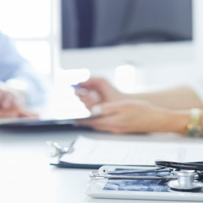 Praxisgebühr, Zahnarztbehandlung und Co.: So wollen Experten Ausgaben senken