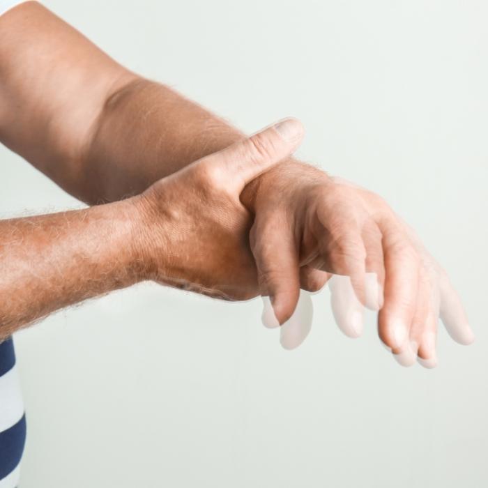 Diese frühen Parkinson-Symptome sollten Sie nicht ignorieren