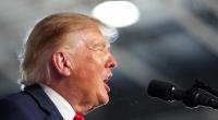Schmink-Fauxpas vor laufenden Kameras – Trump zeigt unfreiwillig seine Bräunungsgrenze.