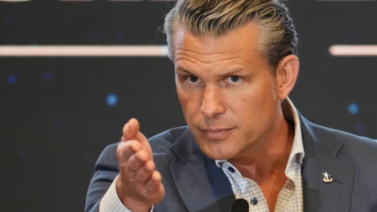 Pete Hegseth hat mit einer Rede wieder einmal f&uuml;r Entsetzen bei politischen Beobachtern gesorgt. (Foto)