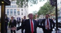 Donald Trump vor dem Fischrestaurant in Washington.