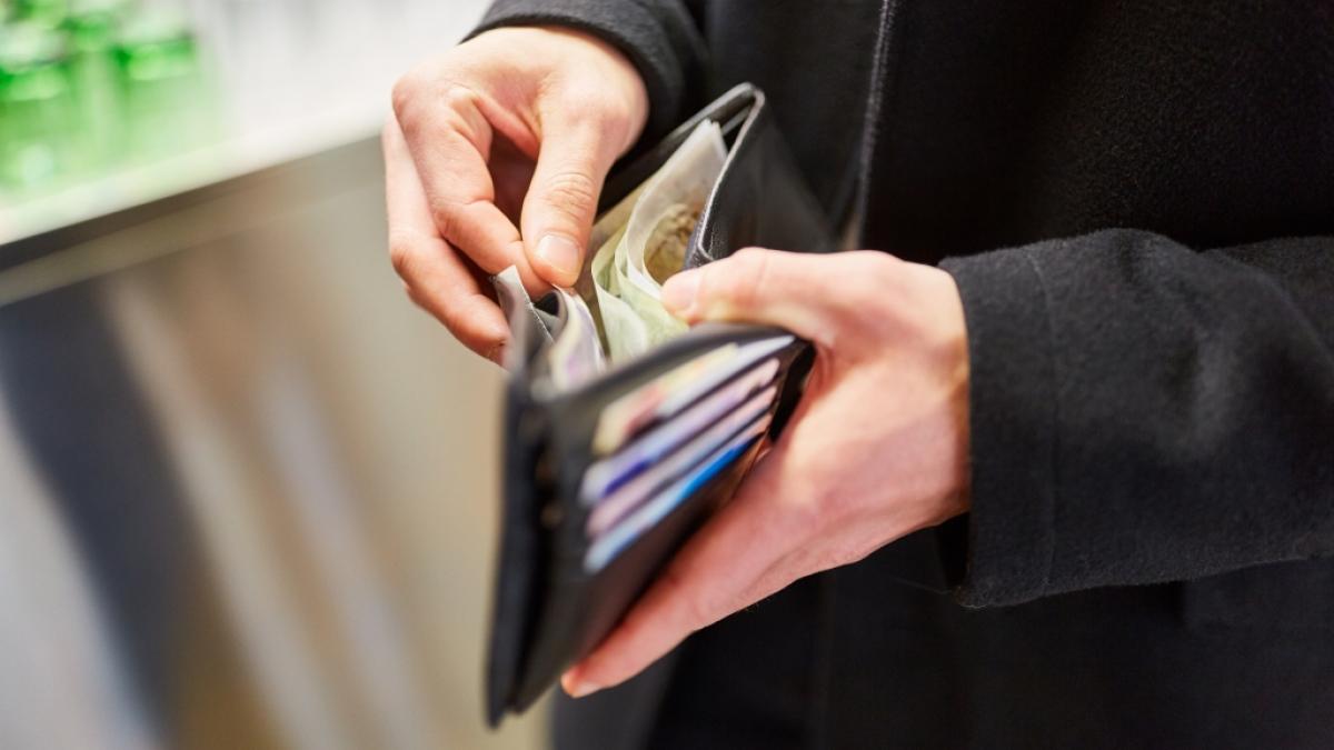 Wer in Zukunft gr&ouml;&szlig;ere Summen in Bargeld zahlen will, muss seinen Ausweis vorlegen. (Foto)
