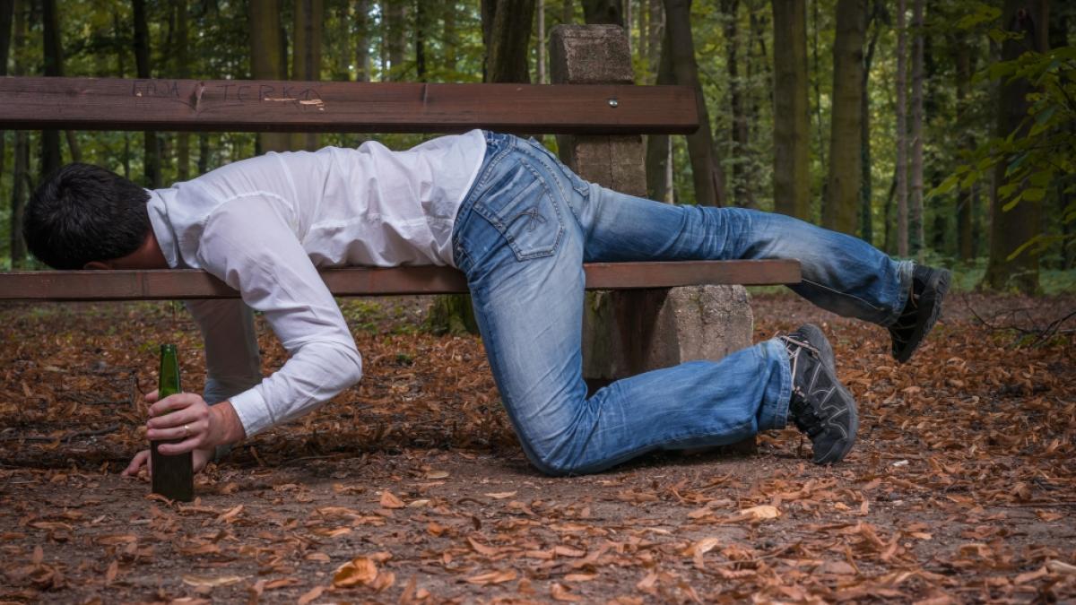 Wer am M&auml;nnertag mit den Kumpel einen &uuml;ber den Durst trinkt, zahlt am tag darauf nicht selten mit einem fiesen Kater. (Foto)