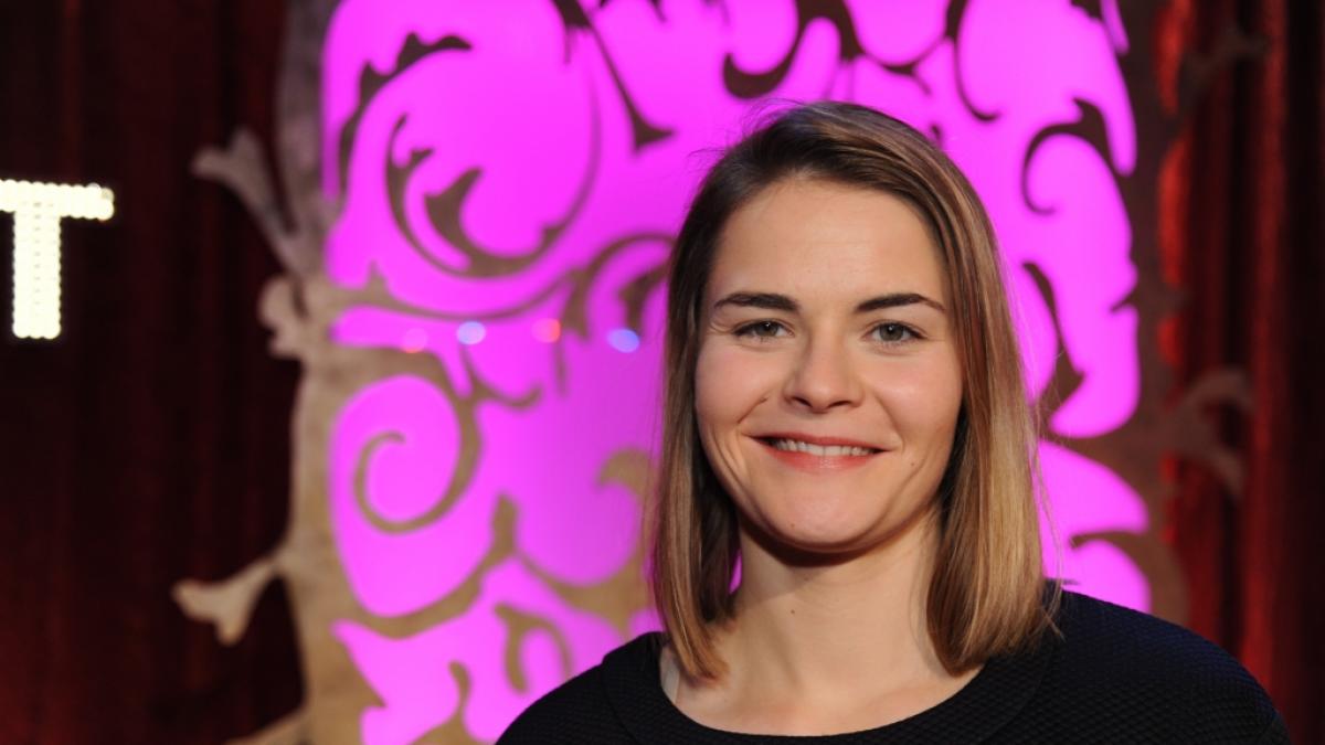 Wie tickt&nbsp;Slam-Poetin, Moderatorin und Stand-up-Comedian Hazel Brugger privat? (Foto)