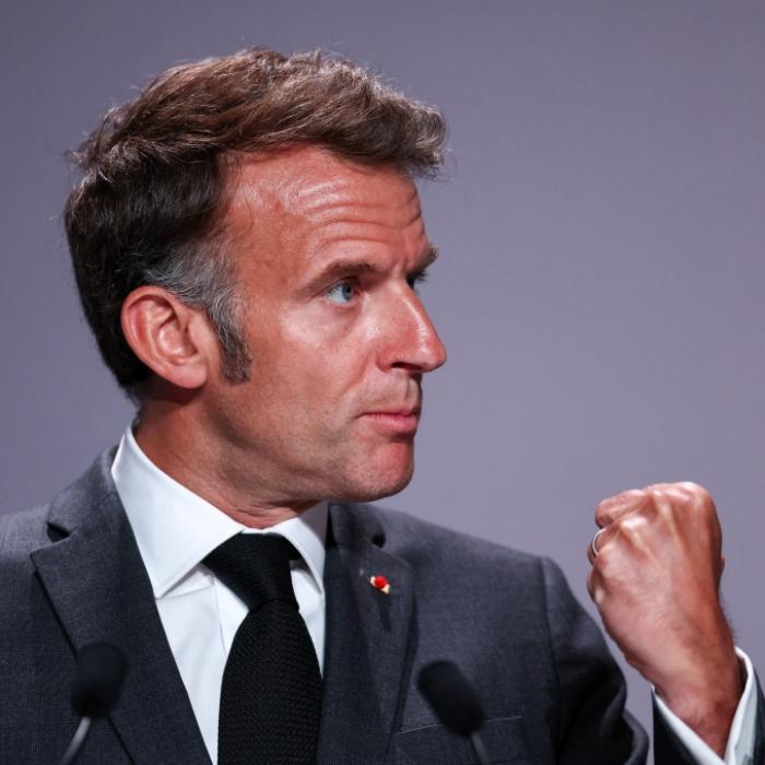 Frankreichs Präsident warnt Lukaschenko vor Kriegseintritt