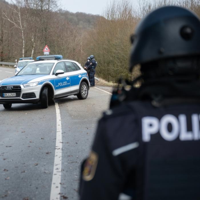 Wollte der mutmaßliche Polizisten-Mörder einen Jäger überfahren?