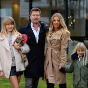 Familie Bösch lebt in einer 800-Quadratmeter-Villa und von einem gewohnten Wochenbudget von 4700 Euro.
