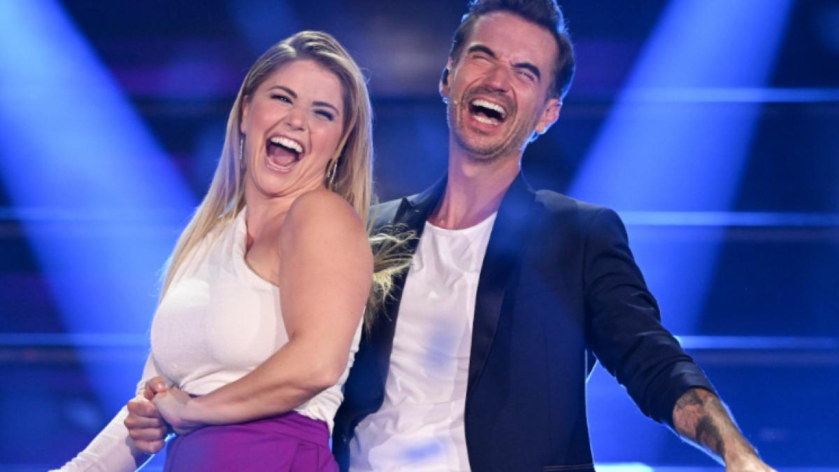 Beatrice Egli und Florian Silbereisen kamen sich beim "Schlagerabschied" ganz nah. (Foto)