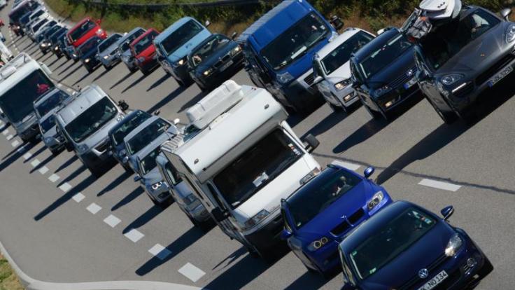 Trotz Rückreiseverkehrs können Autofahrer am Wochenende mit einem moderaten Stauaufkommen rechnen.