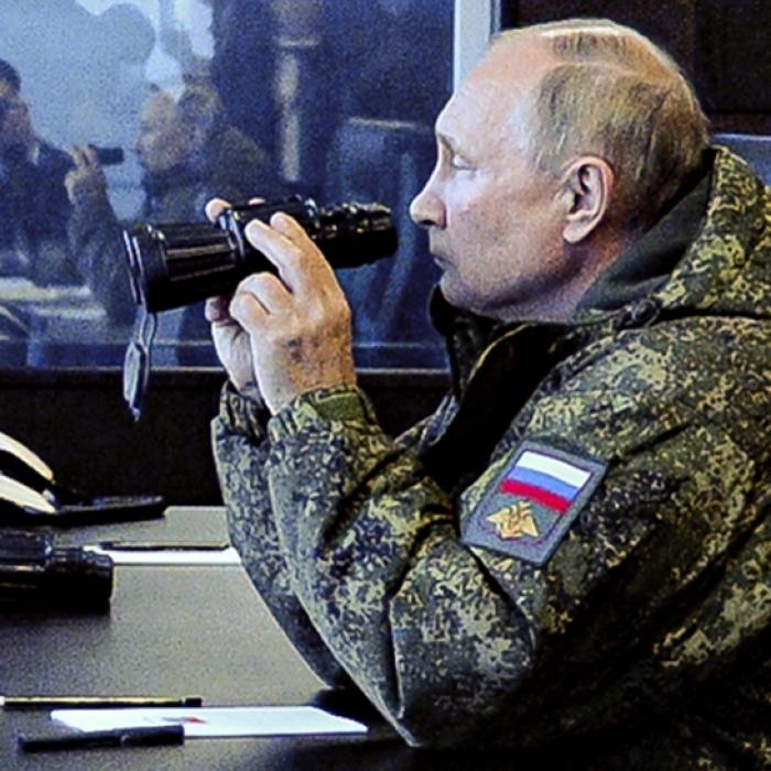 Angst vor Atomschlag wächst! Putin startet Weltuntergangs-Flieger über Moskau