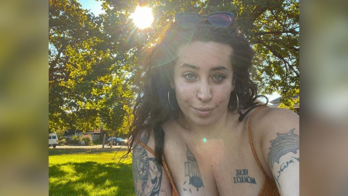 Influencerin&nbsp;Jolina Mennen zieht 2023 ins Dschungelcamp. (Foto)