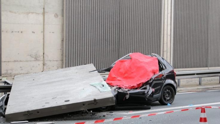 Die Fahrerin des Wagens hatte keine Chance.