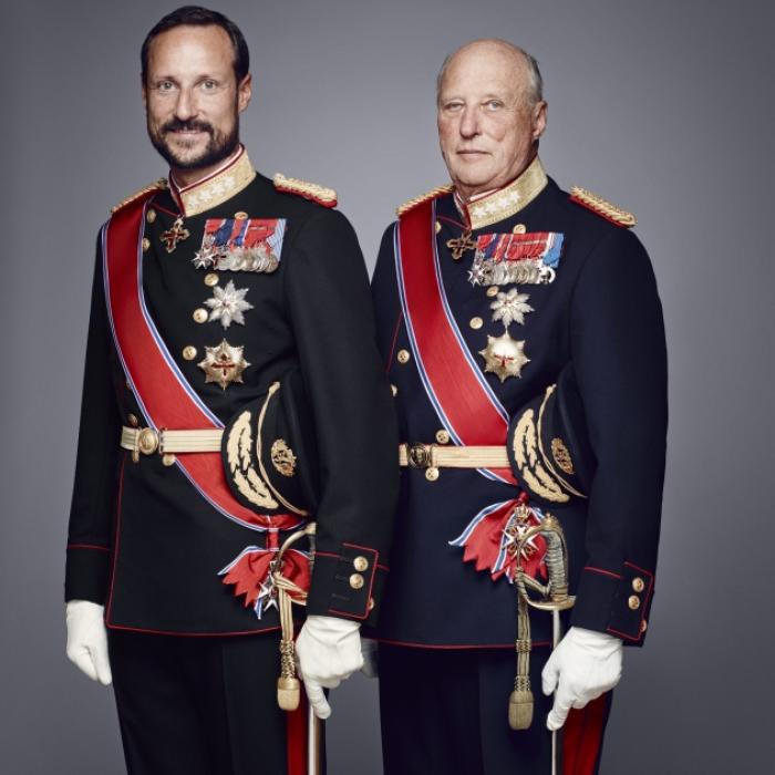 Kronprinz Haakon eilt ans Krankenbett - wie geht es nach Haralds Tod weiter?