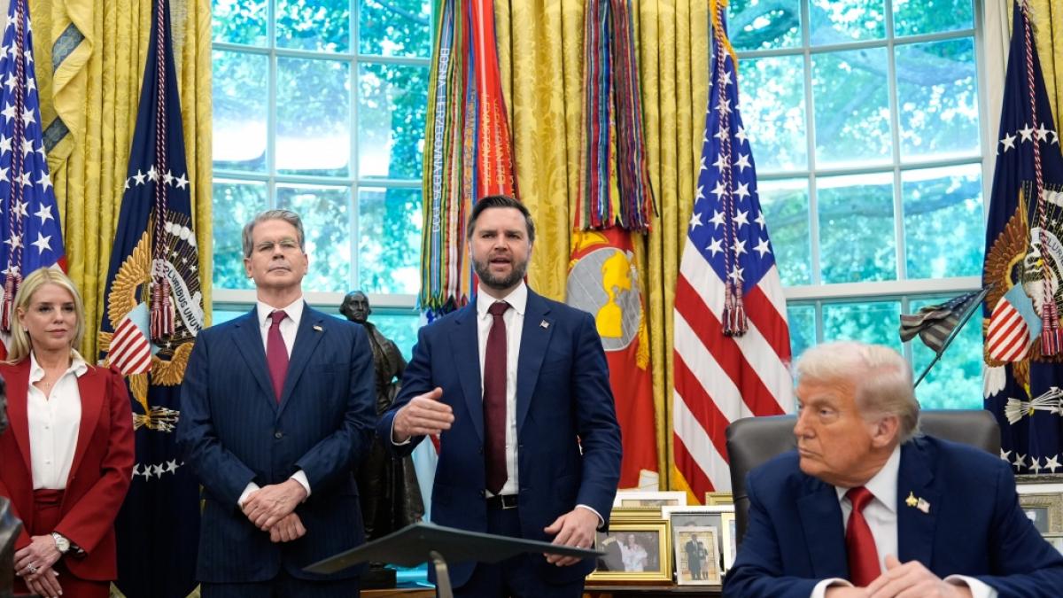 Donald Trump: Vize Vance wird im Netz scharf kritisiert. (Foto)