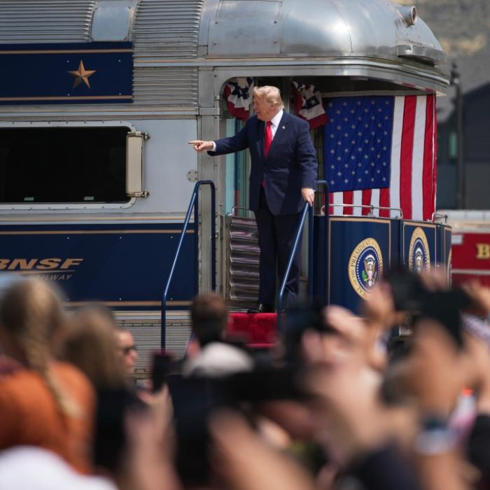 US-Präsident reagiert mit kurioser Selbstbeweihräucherung auf Profit-Vorwurf