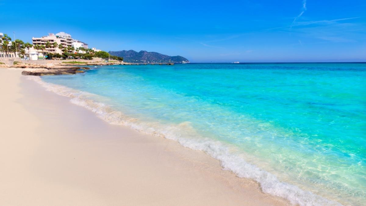 Ein deutscher Urlauber (61) ist am Strand von Cala Millor bei Son Servera, Mallorca, gestorben. (Foto)