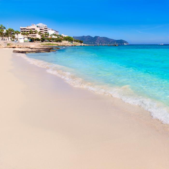 Herzinfarkt beim Baden? Deutscher Tourist (61) stirbt am Strand