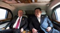 Wladimir Putin und Kim Jong Un sehr vertraut miteinander.