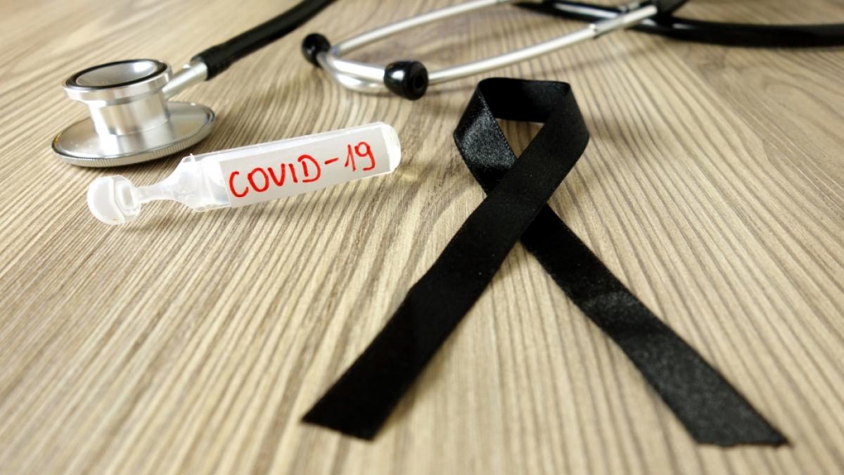 Sie wollte sich nicht gegen das Coronavirus impfen lassen, sondern sich absichtlich anstecken - nun ist die tschechische Folk-S&auml;ngerin Hana Horka mit 57 Jahren an Covid-19 gestorben (Symbolbild). (Foto)