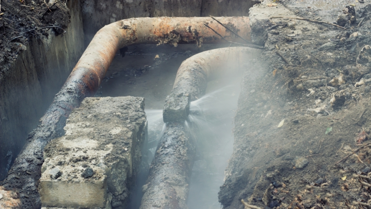 In St. Petersburg ist eine Wasserleitung geplatzt. (Foto)