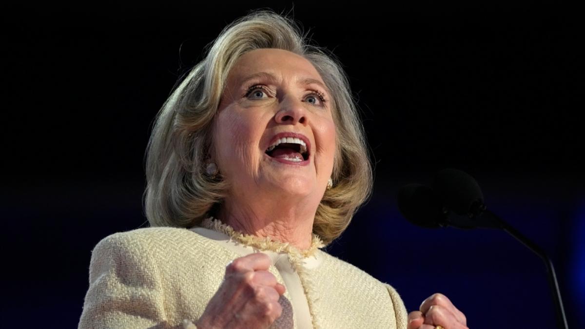 Hillary Clinton schie&szlig;t auf dem Parteitag der Demokraten scharf gegen Donald Trump. (Foto)