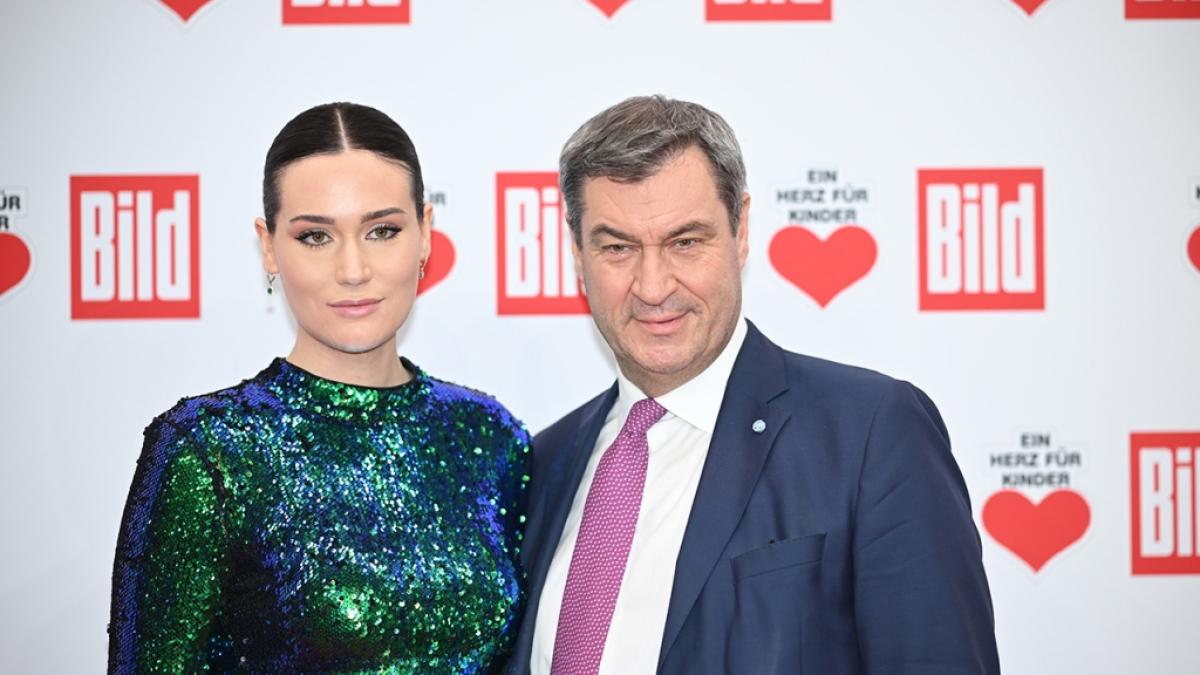 Markus S&ouml;der mit seiner Tochter Gloria-Sophie bei der TV-Spendengala "Ein Herz f&uuml;r Kinder". (Foto)