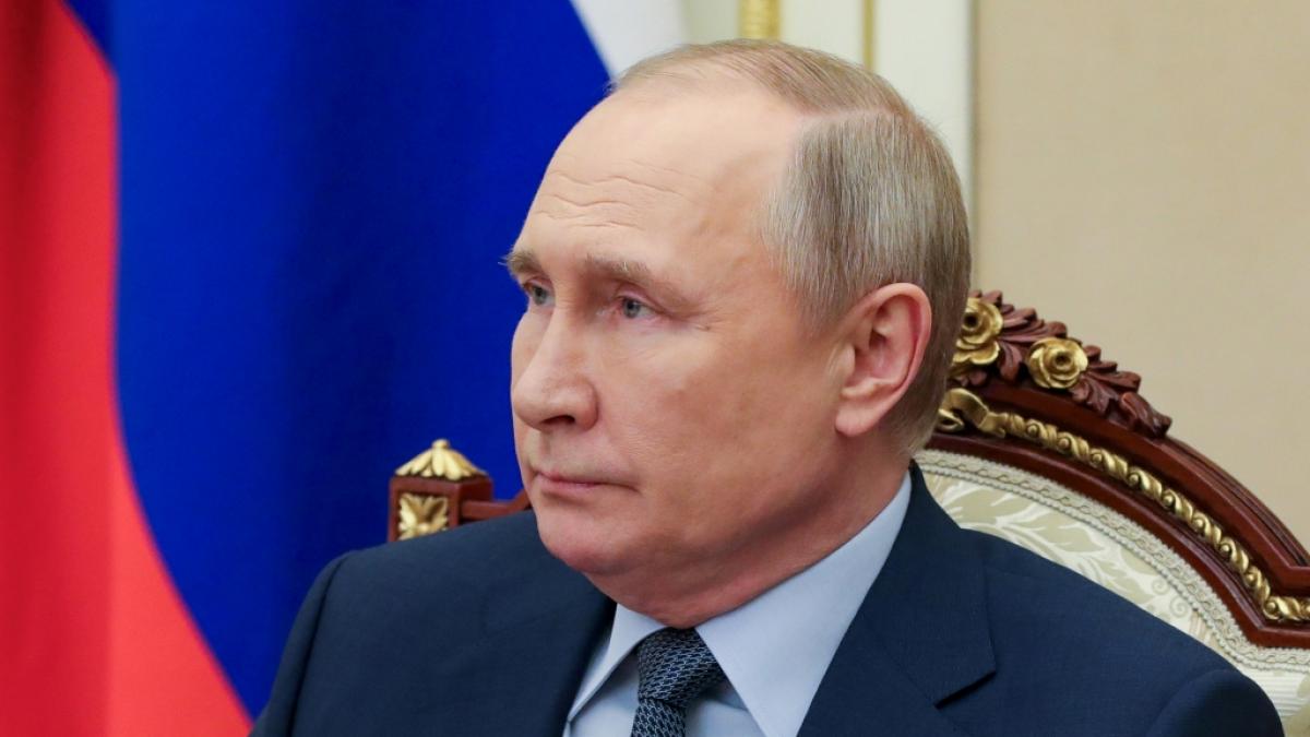 Krebs-OP? Angeblich &uuml;bergibt Wladimir Putin seinen Job kurzzeitig an seinen Spionagechef. (Foto)