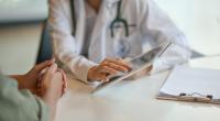 Wer beim Arzt wichtige Fakten verschweigt, riskiert gravierende gesundheitliche Folgen.