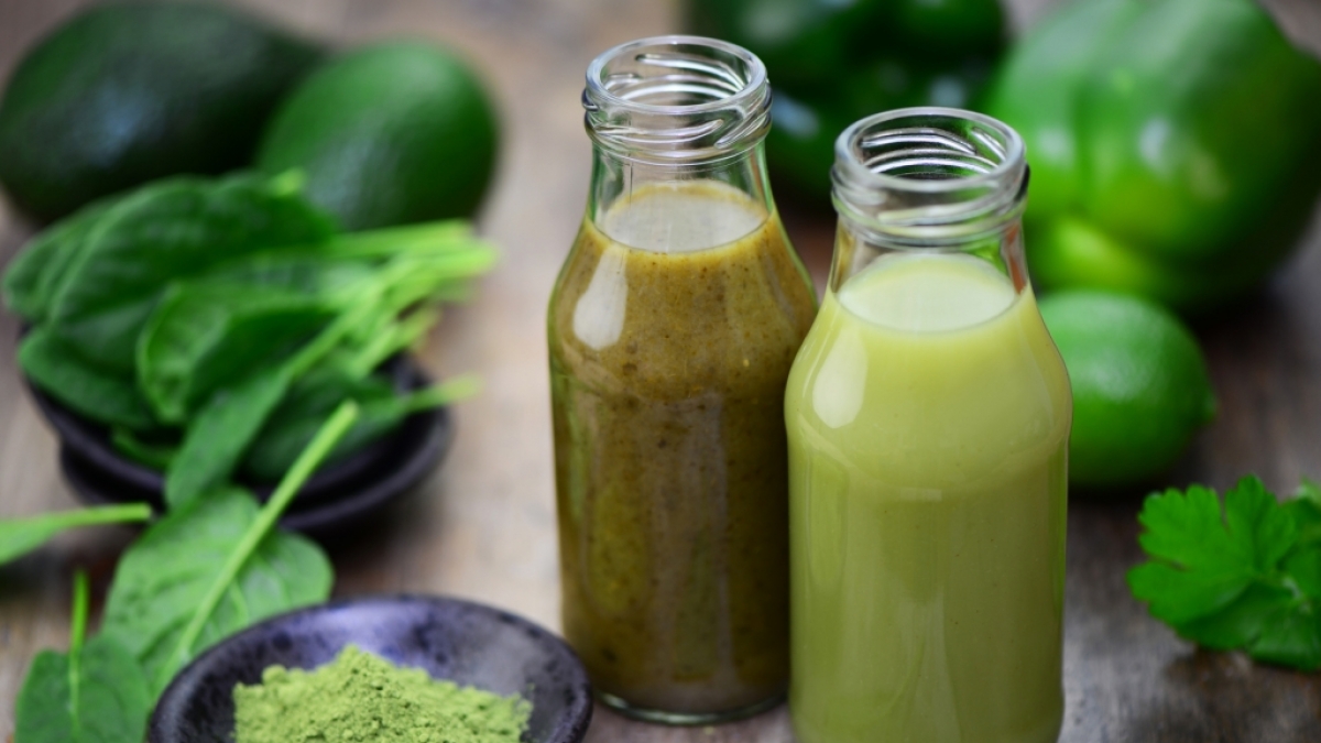 Gr&uuml;ne Smoothies wirken sich positiv auf die Gesundheit aus. (Foto)