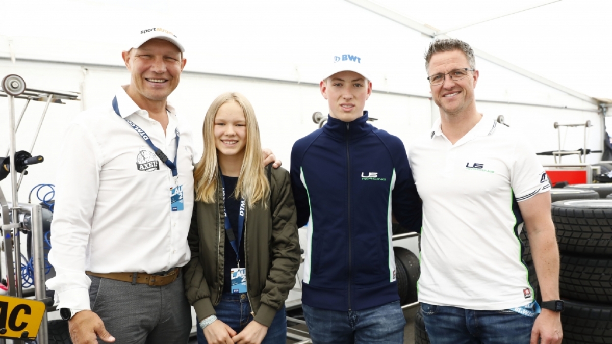 David Schumacher - hier mit seinem Vater Ralf Schumacher sowie Box-Legende Axel Schulz nebst Tochter Pauline - peilt eine Karriere in der Formel 3 an und f&uuml;hrt damit die Familientradition fort. (Foto)