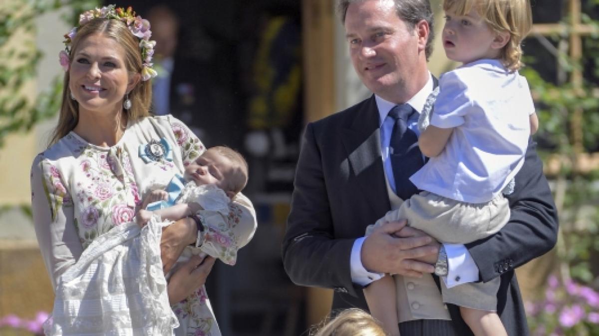 Diese Bilder s&auml;he man in Schweden gern &ouml;fter: Prinzessin Madeleine mit Ehemann Chris O'Neill und den Kindern Leonore, Nicolas und Adrienne in ihrem Heimatland. (Foto)