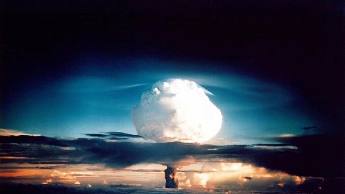 Weltkrieg und Asteroiden-Einschlag. Die Menschheit hat es in diesem Sommer wirklich nicht leicht. (Foto)