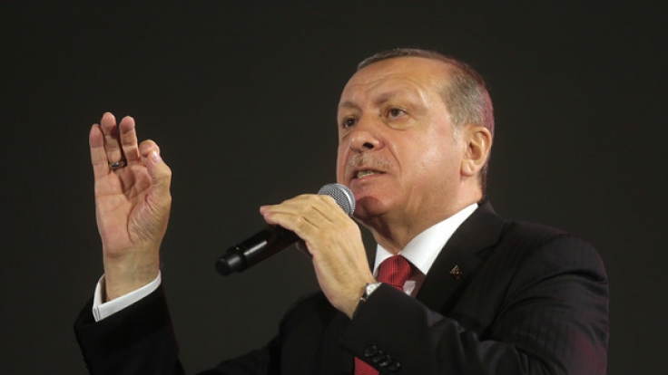 Eine türkische Zeitung, die der Regierung von Staatspräsident Recep Tayyip Erdogan nahesteht, hat bizarre Eroberungsphantasien veröffentlicht.