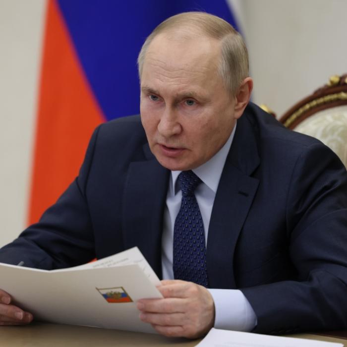 Militärobjekte in Flammen! Mutmaßliche Anschlagsserie erschüttert Russland