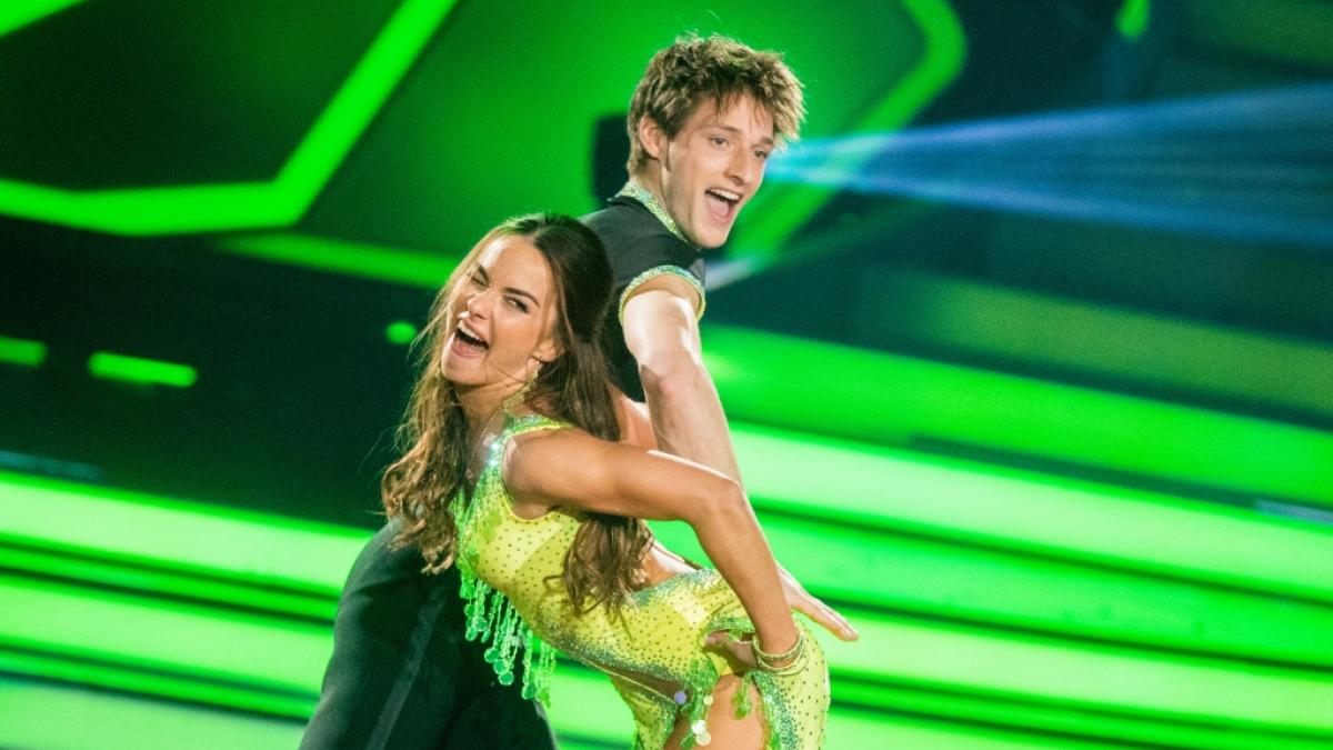 Kletterprofi Moritz Hans und Renata Lusin tanzen auch in der 8. Show von "Let's Dance" um die Gunst von Jury und Zuschauern. (Foto)
