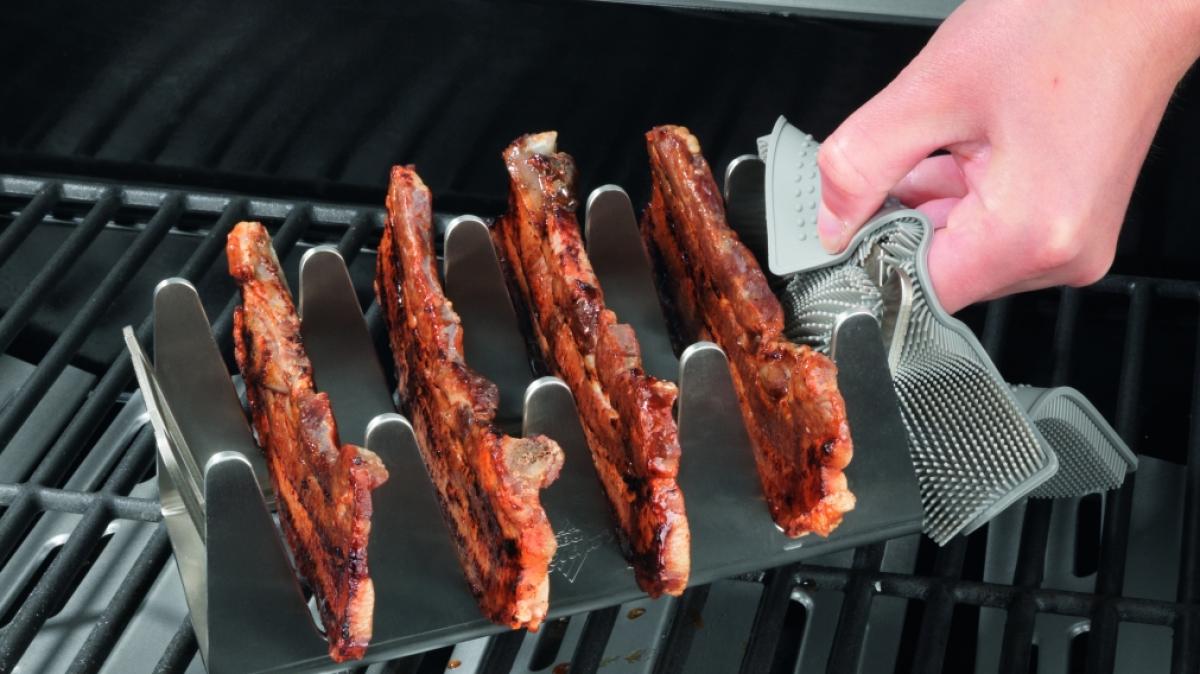 Aromatische Bauchscheiben werden mit dem BBQ Rescher im Handumdrehen kross und appetitlich. (Foto)