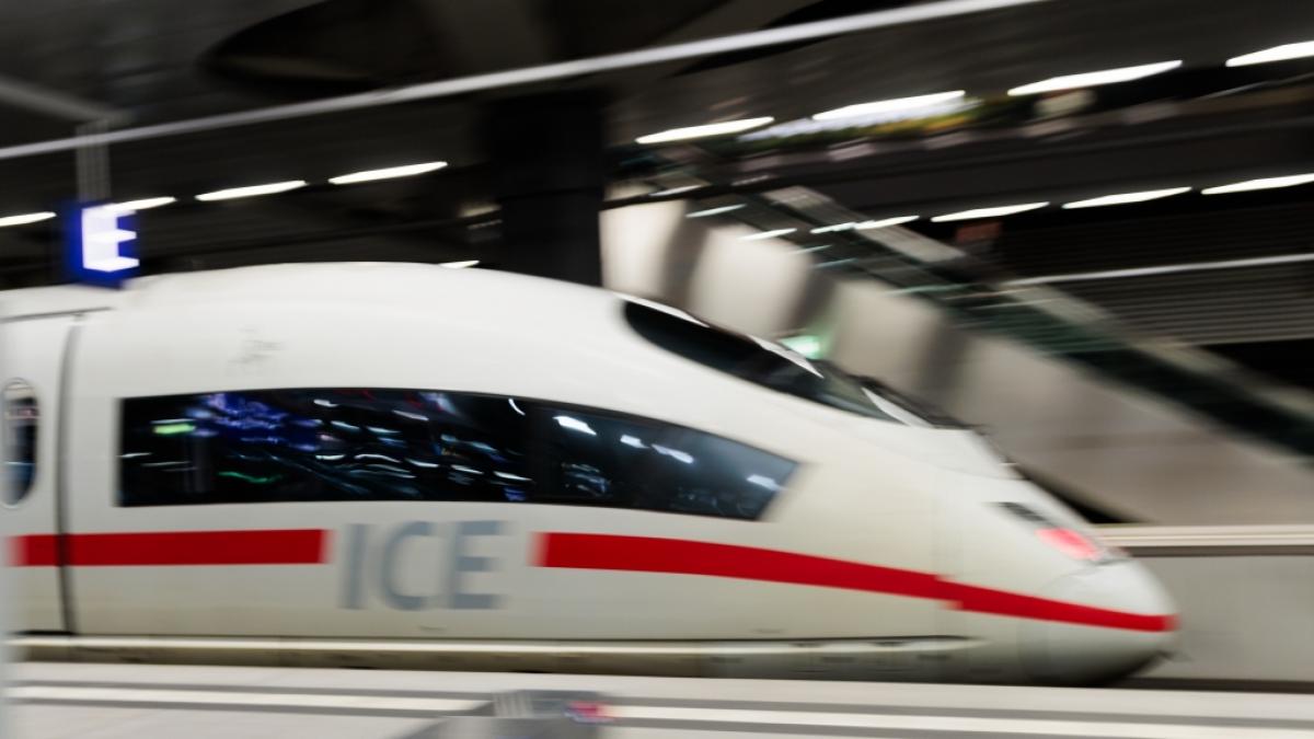Die Warnung aus Gewerkschaftskreisen ist unmissverst&auml;ndlich: Bahnkunden k&ouml;nnten sich, sollte die Regierung nicht z&uuml;gig gegensteuern, bald auf explodierende Ticketpreise einstellen m&uuml;ssen. (Foto)