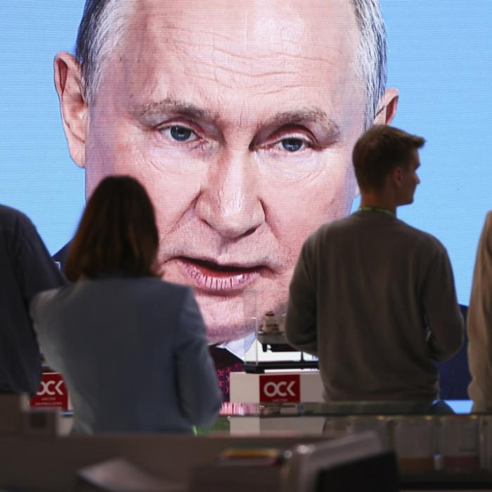 Völlig irre Putin-Propaganda! Bundeswehr-Soldaten plündern deutsche Familie aus